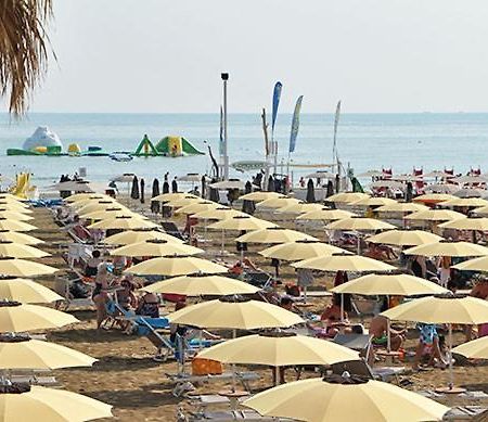 Hotel Biancospino Rimini Kültér fotó