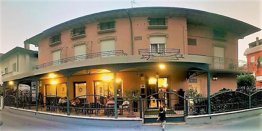 Hotel Biancospino Rimini Kültér fotó